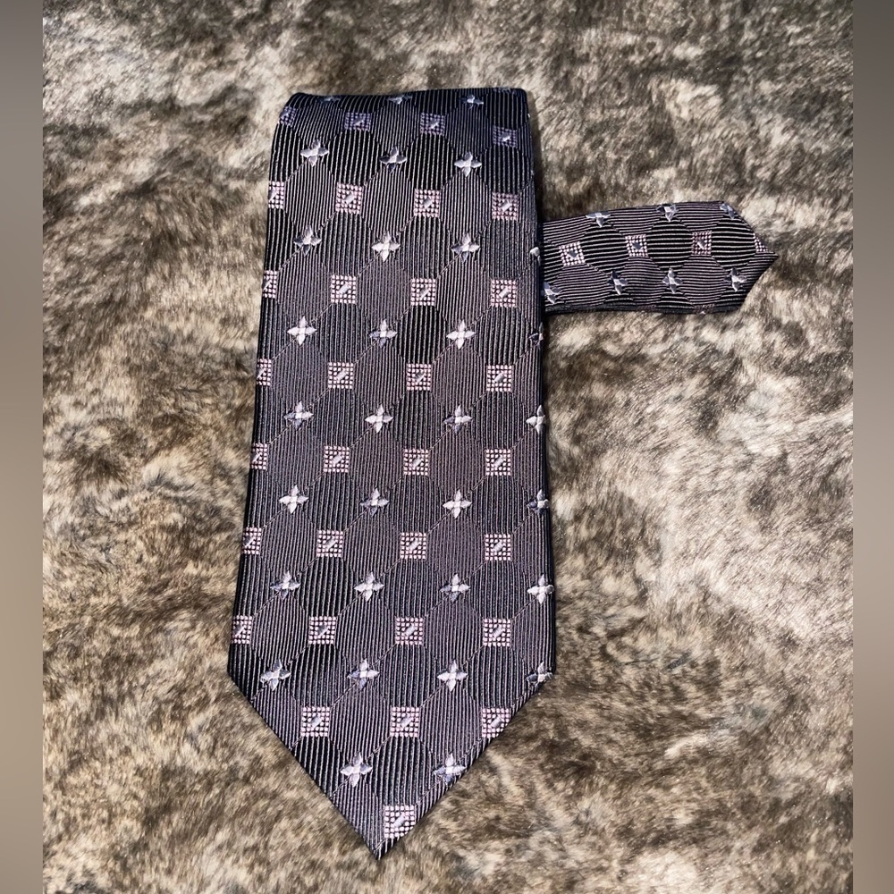 MEN’S Geoffrey Beene brown Geometric 100% Silk Long Tie